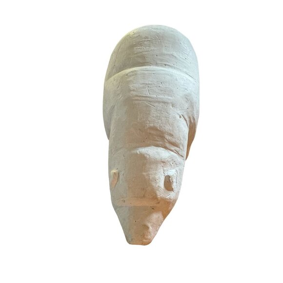 This is a Vintage Hand Carved clay/plaster Polar Bear, 1970' - Picture 4 of 5